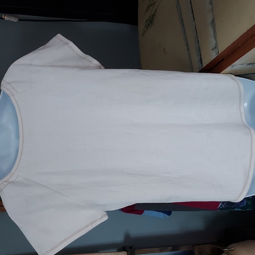 NWT, Loft women's top - Picture 3 of 4
